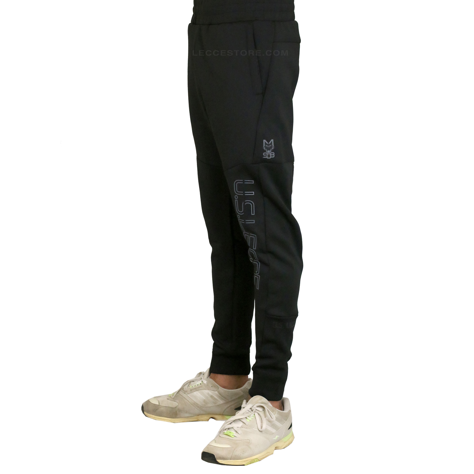 M908 – PANTALONE RAPPRESENTANZA TUTA NERO SCRITTA U.S.LECCE ACETATO ADULTO